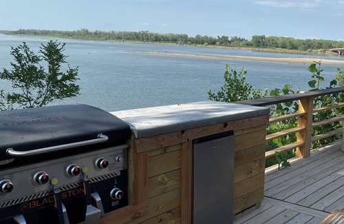 Newcastle Haus | Cozy RV with Expansive River Views