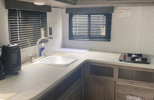 Jordan Valley Haus | Cozy RV2 with WiFi and AC in the Owyhee's. Jordan Valley Oregon