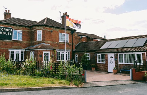 East Dereham Wohnung | Cozy Scarning Apartment for Three