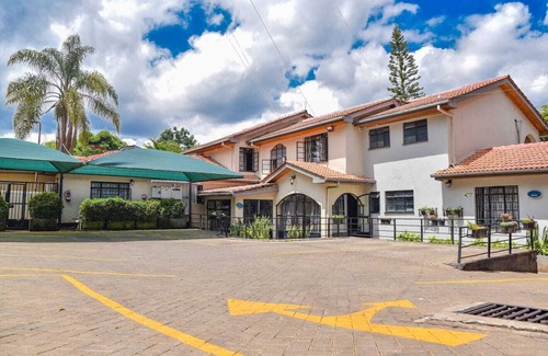 Muthaiga Hotel | Cozy Single Room in Prime Nairobi Hotel with Fitness Center Access