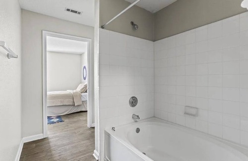 Lilburn Wohnung | Cozy single room with WiFi, AC in Lilburn