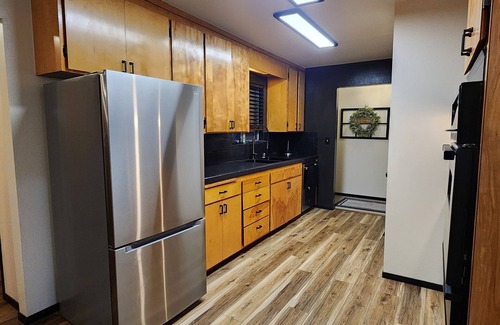 Tahoe Island Haus | Cozy Ski retreat in South Lake Tahoe. Close to Heavenly Village and Tahoe Keys!