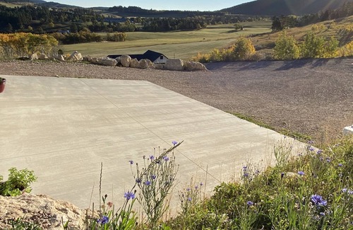 Sturgis Wohnung | Cozy & spacious studio retreat in the Black Hills with amazing views!