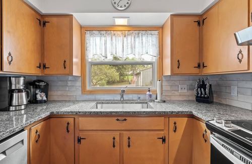 Kendall Hütte | Cozy Spotless Lake Cottage- Close to Skiing, Perfect Get-Away, Gorgeous Sunsets