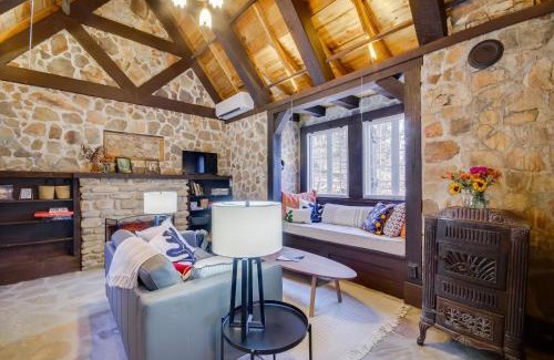 Cook Station Haus | Cozy Steelville Retreat River and Trail Access!