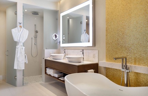 Downtown San Jose del Cabo Hotel | Cozy studio in charming Villa La Valencia one of the areas primer resorts.