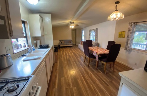 Squaw Valley Wohnung | Cozy studio in marvelous Yokuts Valley with WiFi, AC, Huge private porch