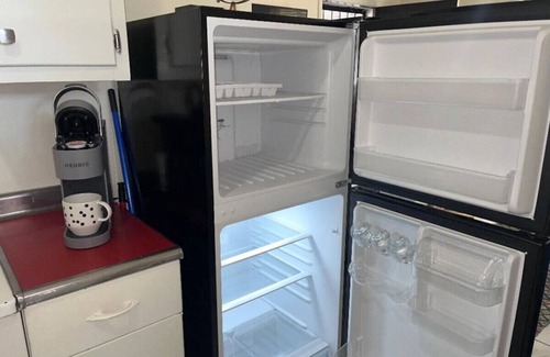 Whitehaven Haus | Cozy Studio near Graceland*Kitchenette*Freeparking