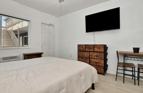 Daytona Beach Shores Hotel | Cozy Studio Suite Near Beach W Kitchenette #5