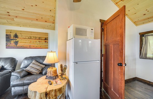 Stone Lake Wohnung | Cozy Studio w/ Community Docks in Stone Lake!