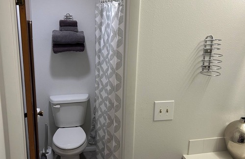 Fillmore Wohnung | Cozy studio with Smart TV and WiFi in Fillmore.