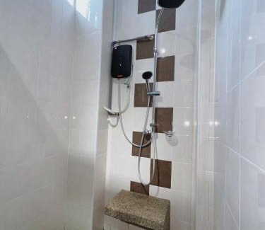 Nibong Tebal Haus | Cozy Suite with Twin Beds & Lounge