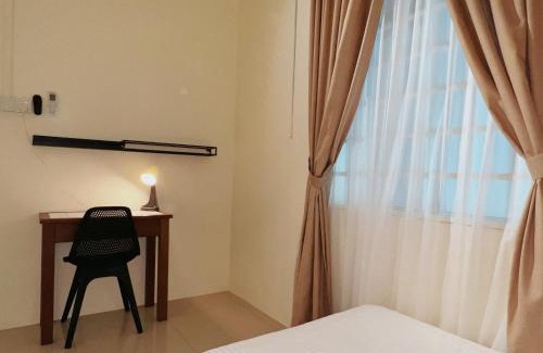 Nibong Tebal Haus | Cozy Suite with Twin Beds & Lounge