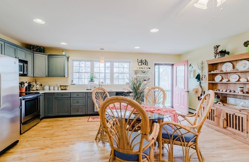 Watch Hill Haus | Gemütliches Sommerhaus, kurzer Spaziergang zum Strand und zum historischen Dorf Watch Hill