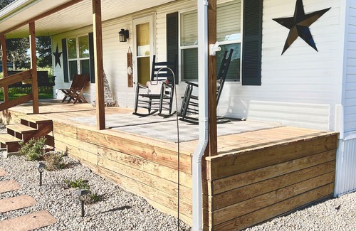 Plummers Landing Haus | Cozy Sunset Cottage on the family farm near Cave Run Lake and Morehead State