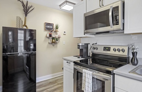 Memphis Haus | Cozy Townhome in Midtown Memphis for Two