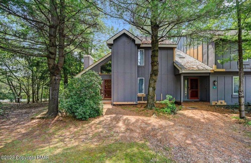 White Haven Haus | Cozy Townhouse in Jack Frost Ski Resort with hot tub