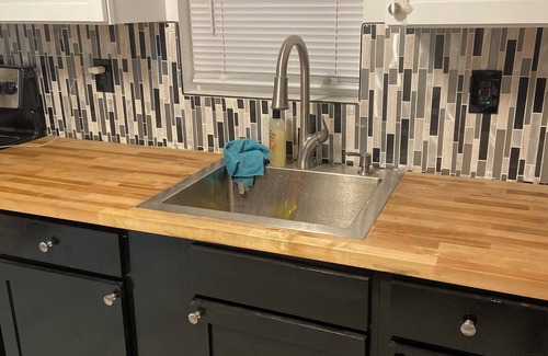 Jennings Haus | Cozy two bedroom house with a splash of style