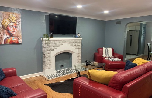 Jennings Haus | Cozy two bedroom house with a splash of style