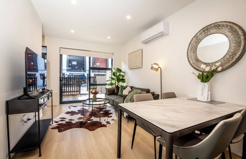 Flat Bush Haus | Cozy Two- Bedroom Townhouse with garden Unit 17