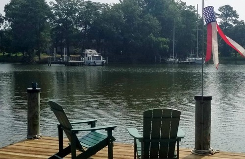 Reedville Haus | August weeks still available! Fish and crab from private, waterfront dock!