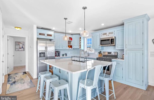 Mystic Island Haus | Cozy Waterfront views 4 bedroom house in Charming Mystic Island - GUEST FAVORITE