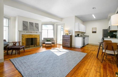 Hough Haus | Cozy Victorian Studio Steps from Cleveland Clinic