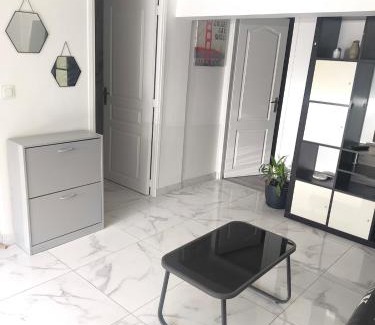 Le-Plessis-Trevise Wohnung | Cozy with garden near Disney