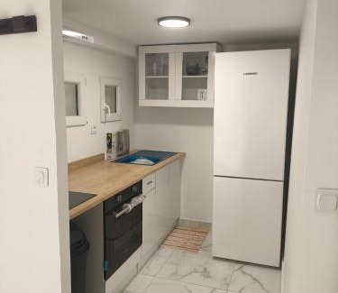 Le-Plessis-Trevise Wohnung | Cozy with garden near Disney