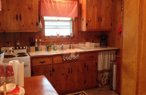 Woodford Hütte | Woodford Cozy Lakefront Cottage