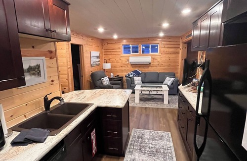 Osakis Kabine | Cozy year round cabin on Lake Osakis with game room, deck and kayaks!