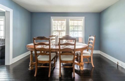 Mid City North Haus | Cozy Yellow Home near LSU and Downtown