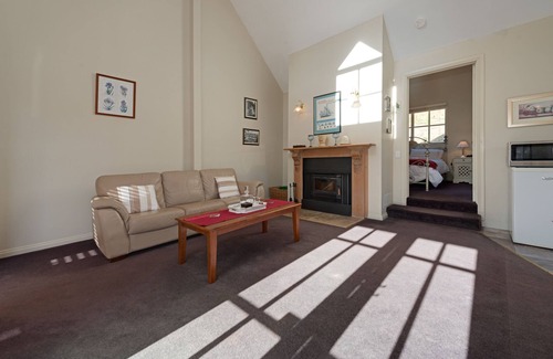 Grove Hütte | Crabtree River Cottages