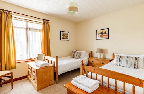 Scratby Haus | Cransley | Seaside Holiday Home | Minutes from the beach!