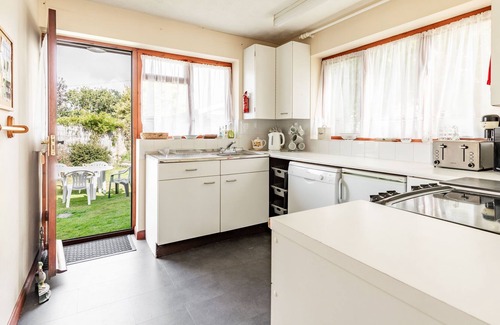 Scratby Haus | Cransley | Seaside Holiday Home | Minutes from the beach!