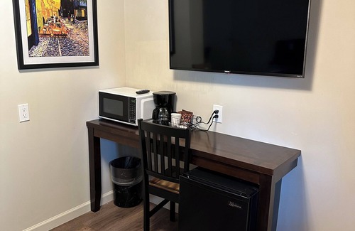 Klamath Lake Hotel | Crater Lake Gateway - Highway 140