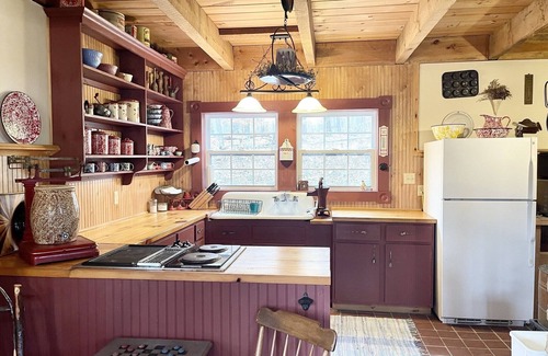 Loysburg Kabine | Creekside Cabin Vacation Rental