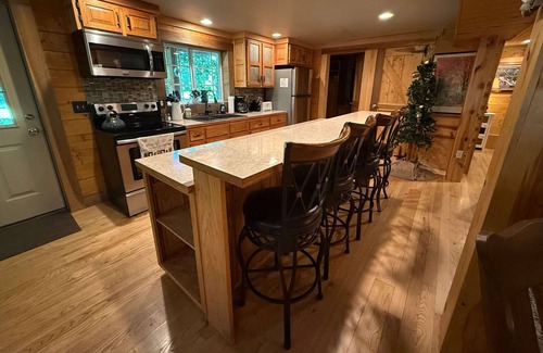 Logan Kabine | Creekside-Kabine-Eigenes Badezimmer-Standard