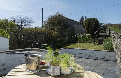 Craster Hütte | CREEL COTTAGE, CRASTER, pet friendly, with open fire in Craster