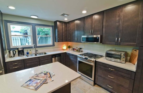 Gretna Haus | Creole Commons 3bdrm 2ba: Crescent Moon Villas