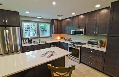 Gretna Haus | Creole Commons 3bdrm 2ba: Crescent Moon Villas