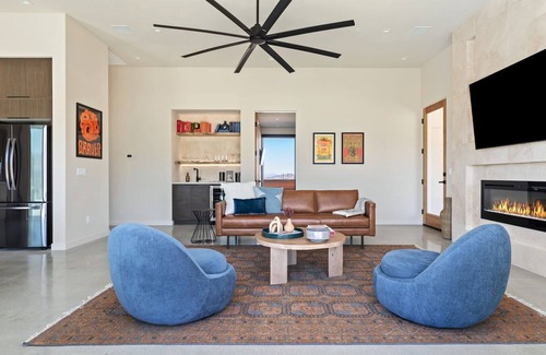 Panorama Heights Haus | Crest B at Panorama Villas by Fieldtrip | Luxury 2br retreat w pool