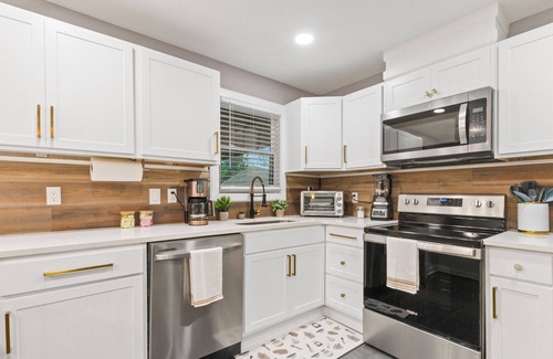 Tuscaloosa Haus | Crimson Charm Getaway