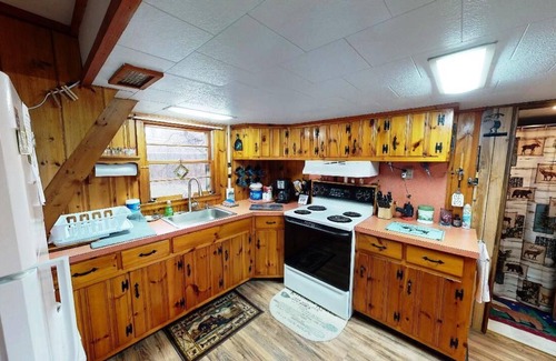 Northeast Somerset Kabine | Critter Cottage (Direct ATV/Snowmobile Access)