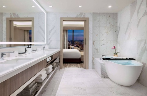 Las Vegas Strip Resort | Crockfords Las Vegas, LXR Hotels & Resorts at Resorts World