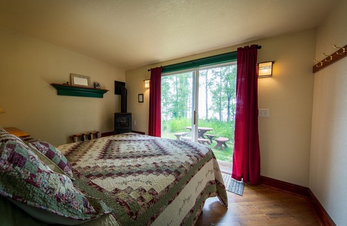 Croftville Hütte | Croftville Road Cottages # 3. Am Ufer des Oberen Sees. Gemütlich und romantisch.