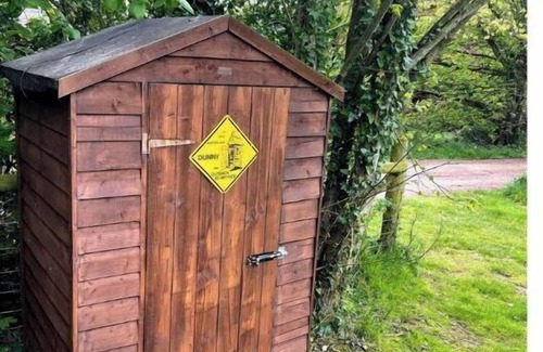 Winterbourne Kabine | Crossley Cabins & Green Space