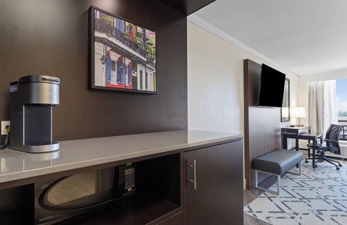 Highlands - Perkins Hotel | Crowne Plaza Executive Center Baton Rouge by IHG