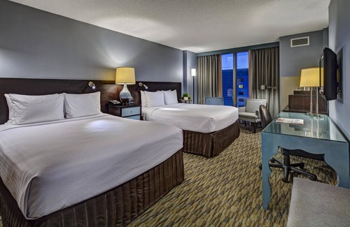 Glen Ellyn Hotel | Crowne Plaza Lombard Downers Grove by IHG