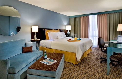 Glen Ellyn Hotel | Crowne Plaza Lombard Downers Grove by IHG
